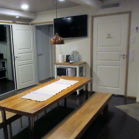 Turusensaha Πανσιόν